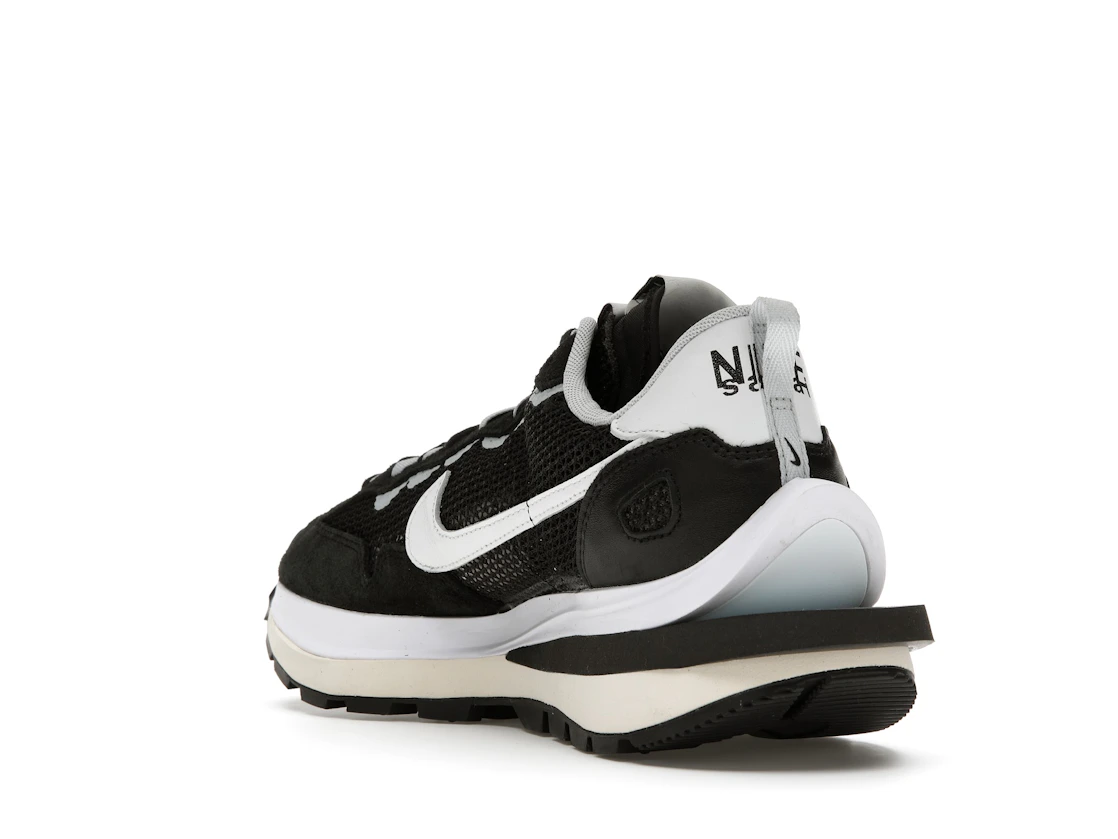 Vue 25 de Nike Vaporwaffle sacai Black White