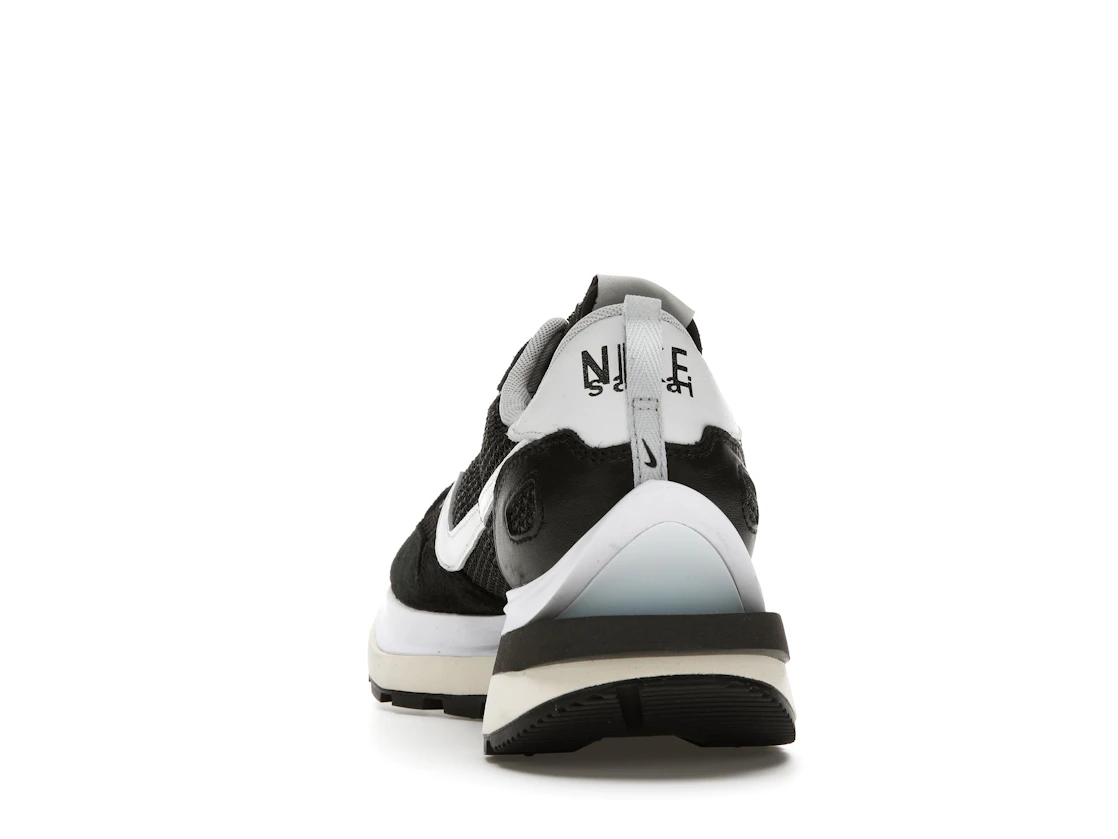 Vue 27 de Nike Vaporwaffle sacai Black White