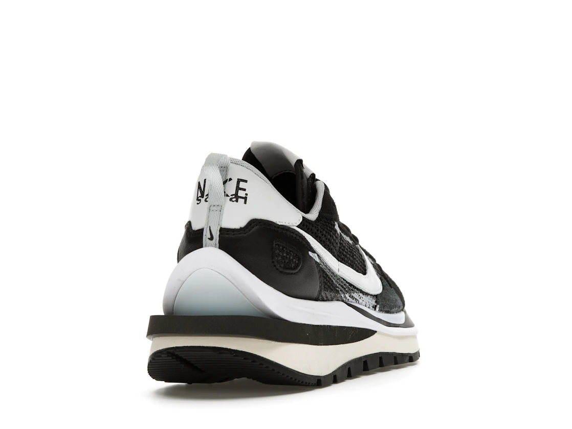 Vue 30 de Nike Vaporwaffle sacai Black White