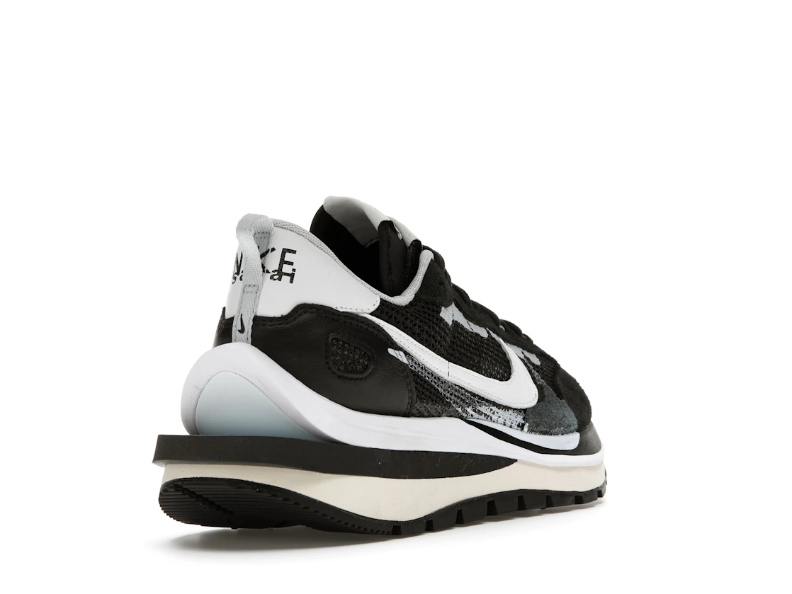 Vue 31 de Nike Vaporwaffle sacai Black White