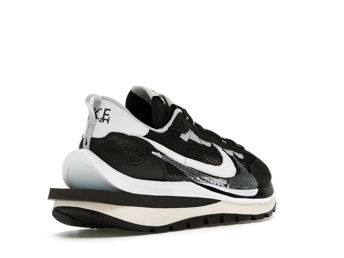 Vue 32 de Nike Vaporwaffle sacai Black White