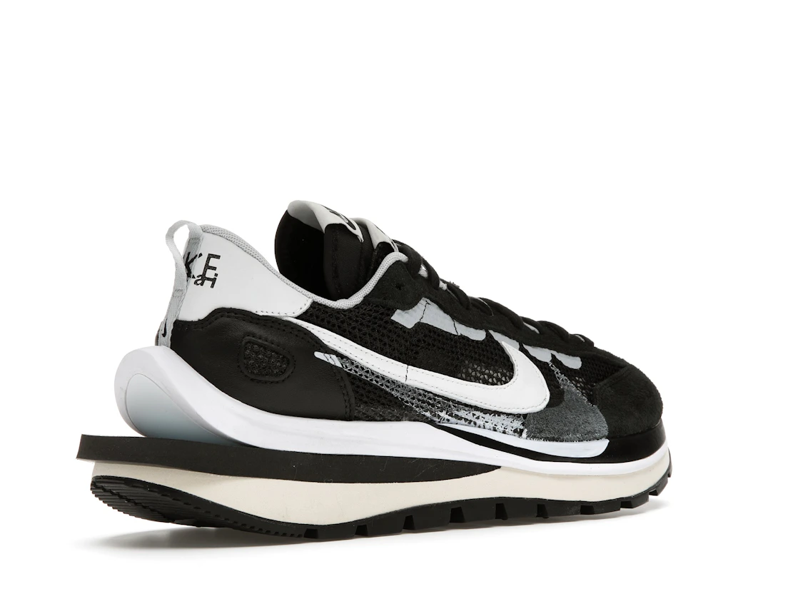 Vue 33 de Nike Vaporwaffle sacai Black White