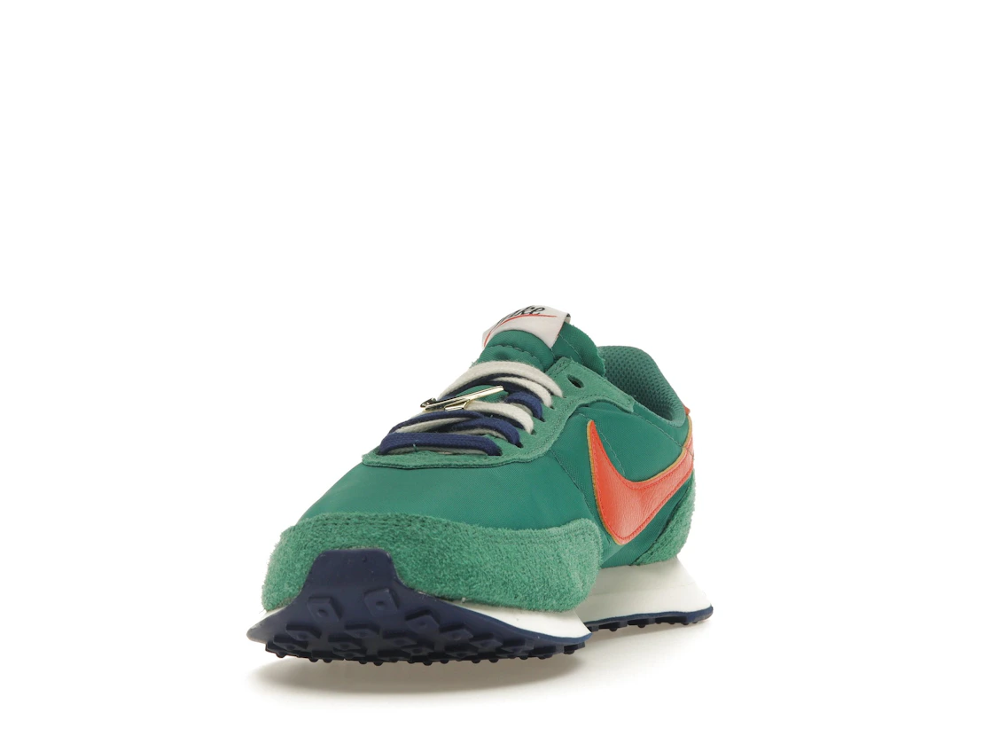 Vue 12 de Nike Waffle Trainer 2 First Use Green Noise
