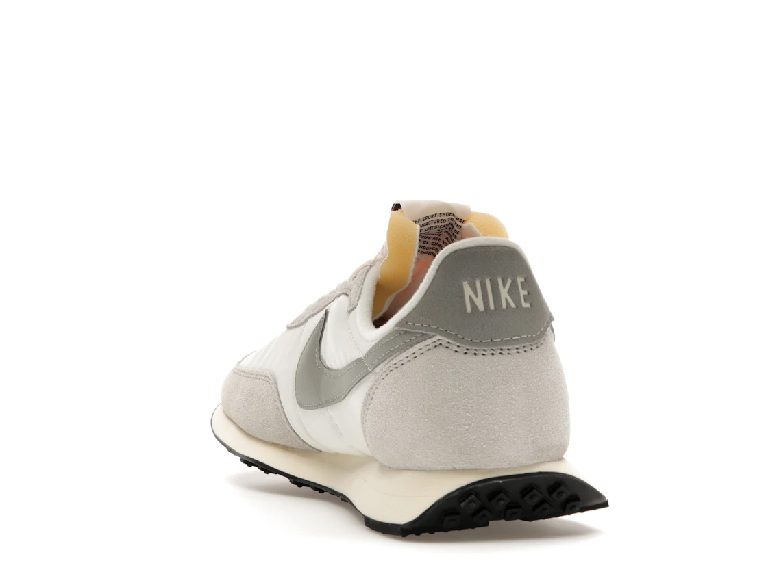 Vue 26 de Nike Waffle Trainer 2 Sail Lightbone