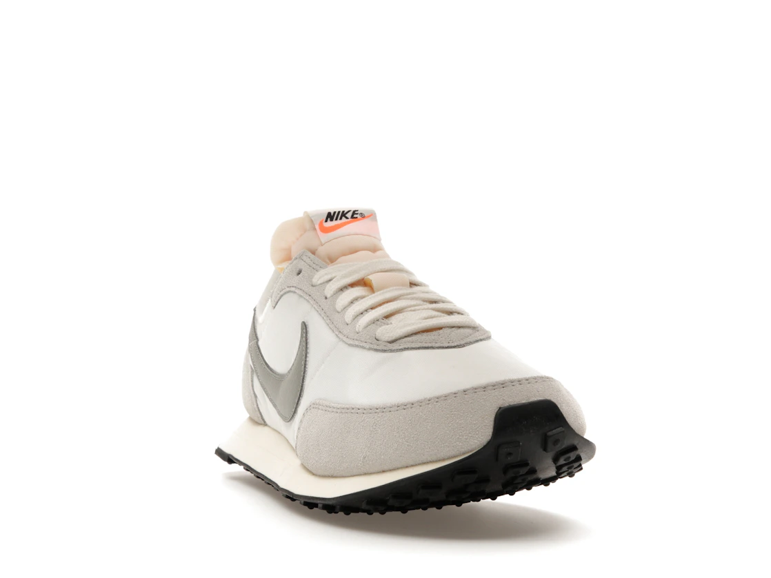 Vue 8 de Nike Waffle Trainer 2 Sail Lightbone