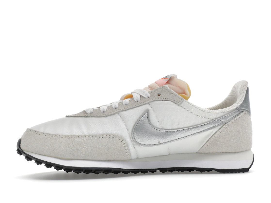 Vue 18 de Nike Waffle Trainer 2 White Metal Silver 