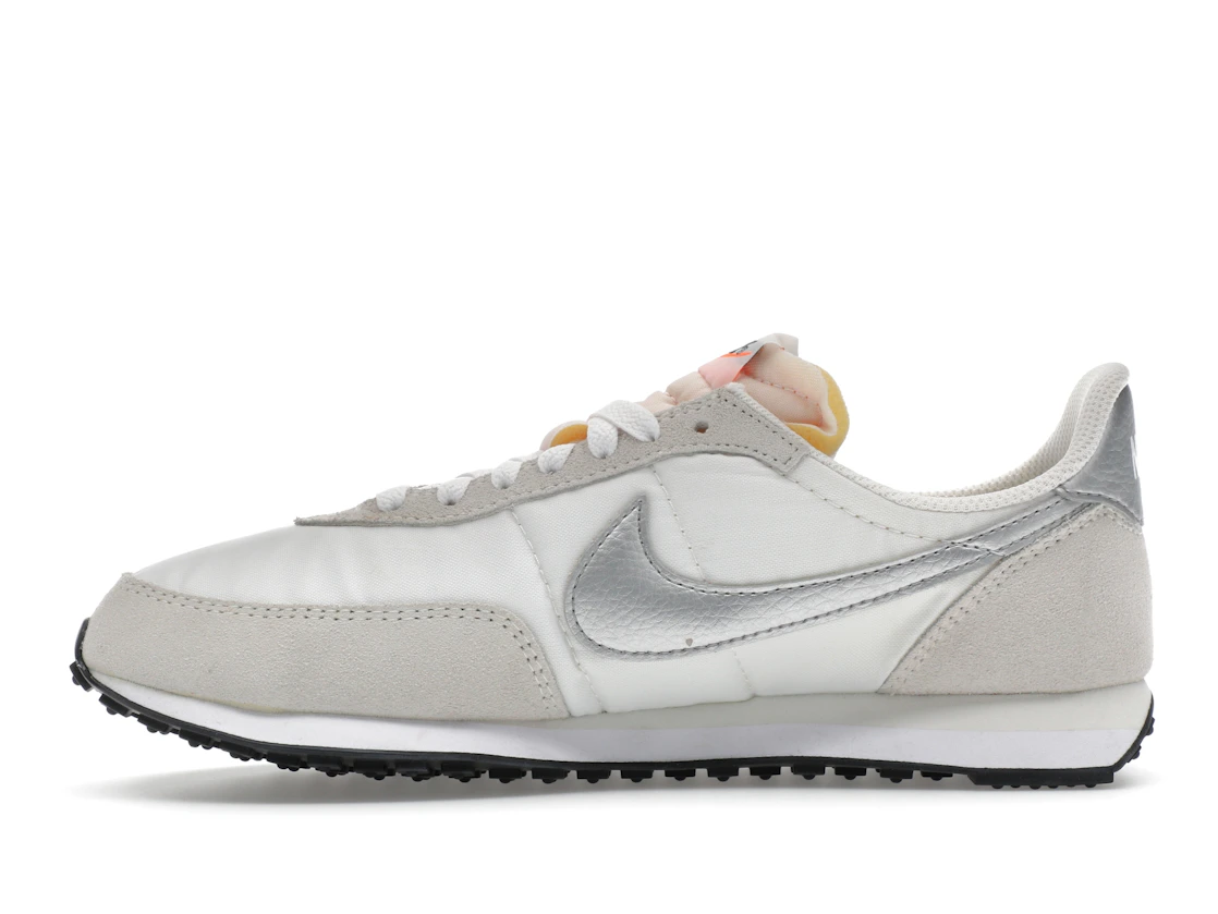 Vue 19 de Nike Waffle Trainer 2 White Metal Silver 