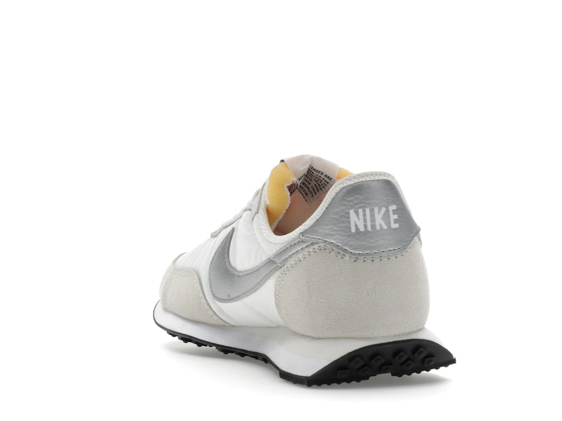 Vue 26 de Nike Waffle Trainer 2 White Metal Silver 