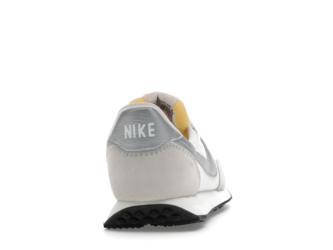 Vue 29 de Nike Waffle Trainer 2 White Metal Silver 