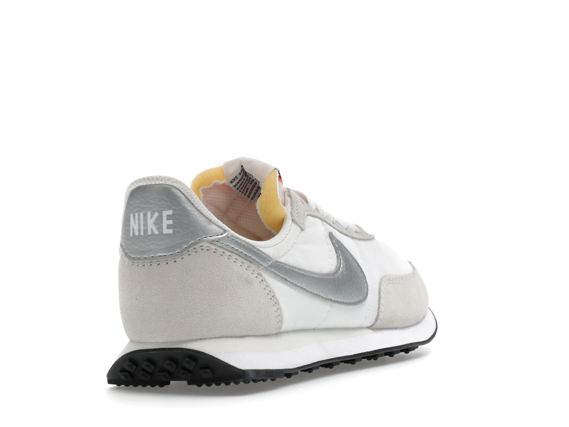 Vue 31 de Nike Waffle Trainer 2 White Metal Silver 
