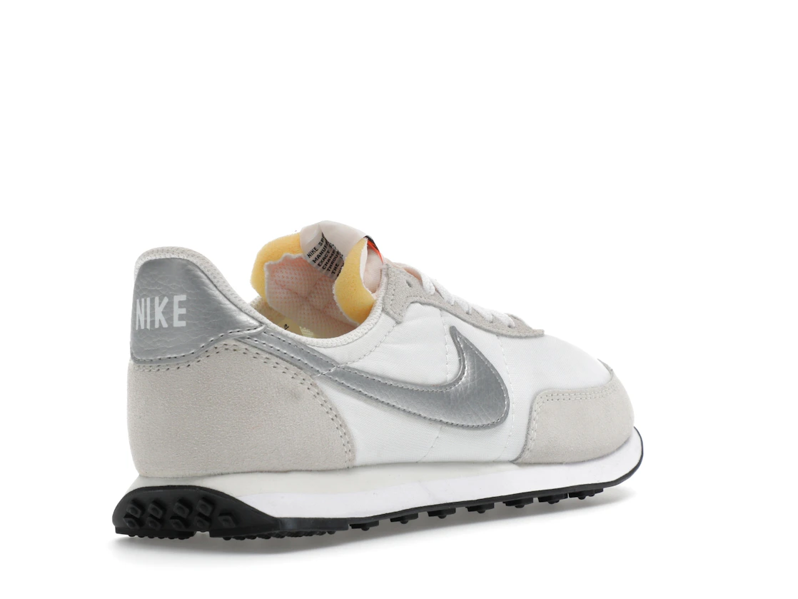 Vue 32 de Nike Waffle Trainer 2 White Metal Silver 