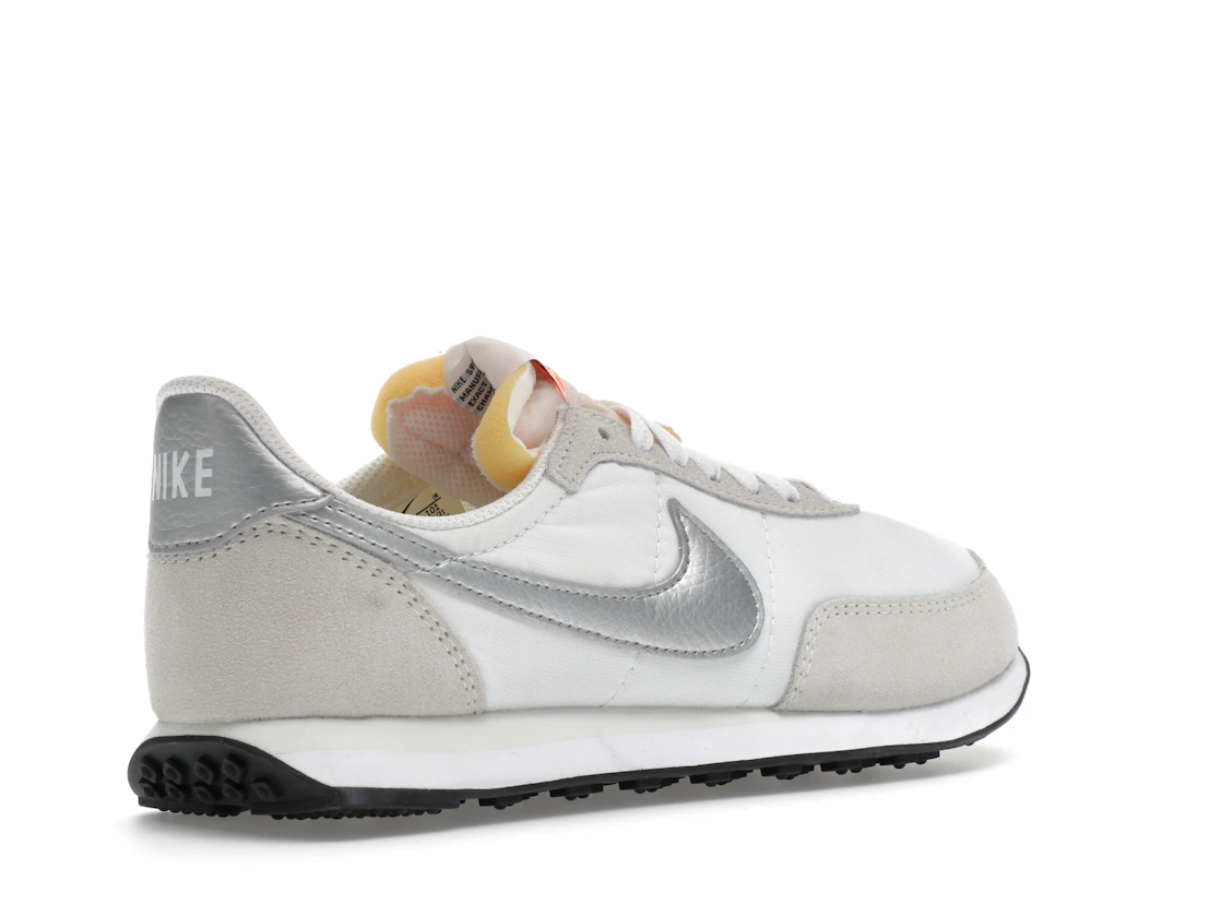 Vue 33 de Nike Waffle Trainer 2 White Metal Silver 