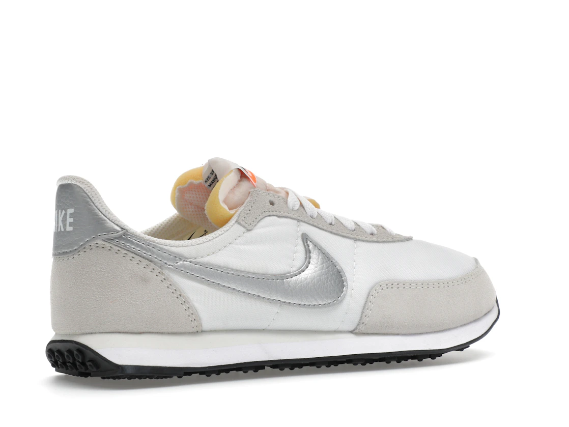 Vue 34 de Nike Waffle Trainer 2 White Metal Silver 