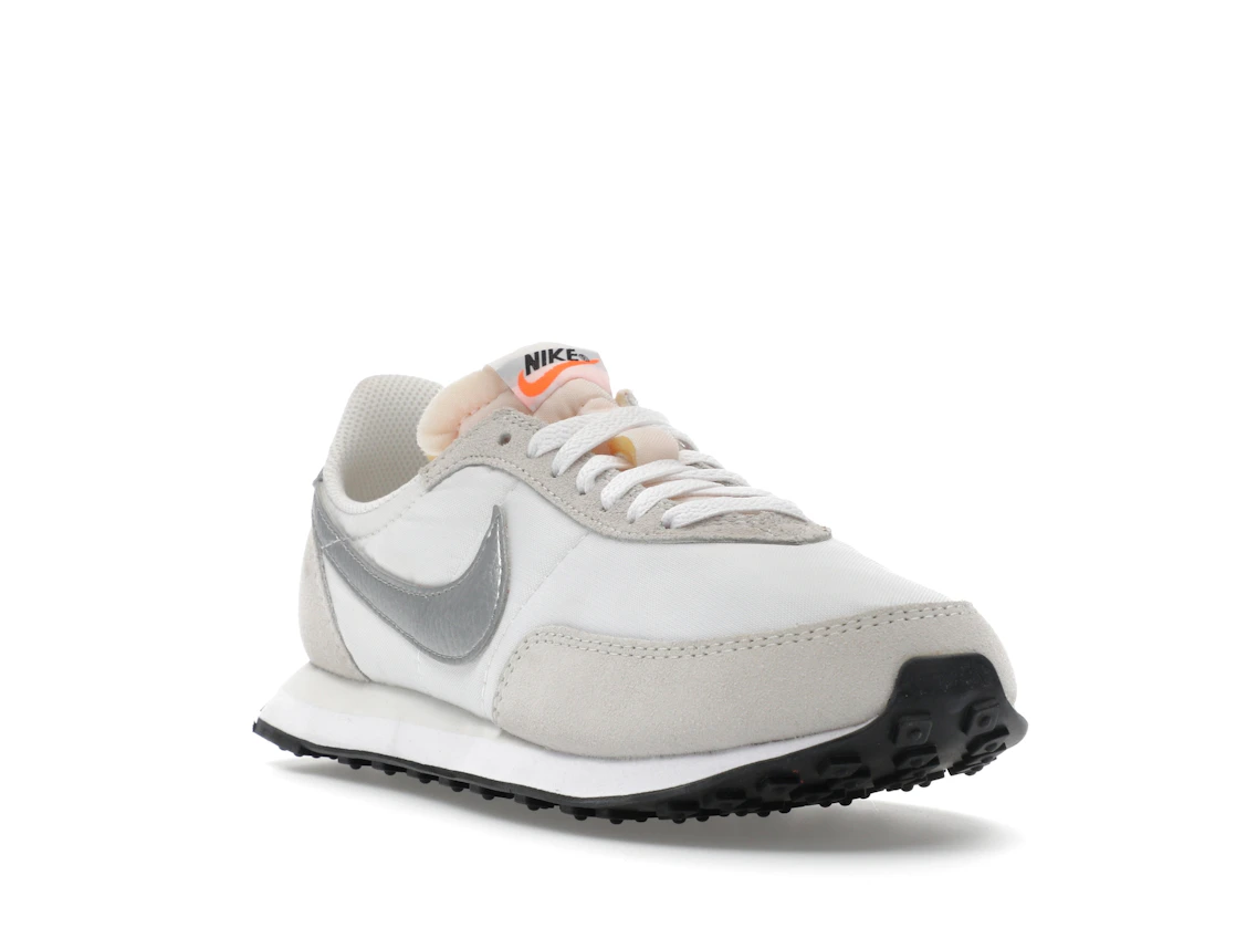 Vue 7 de Nike Waffle Trainer 2 White Metal Silver 