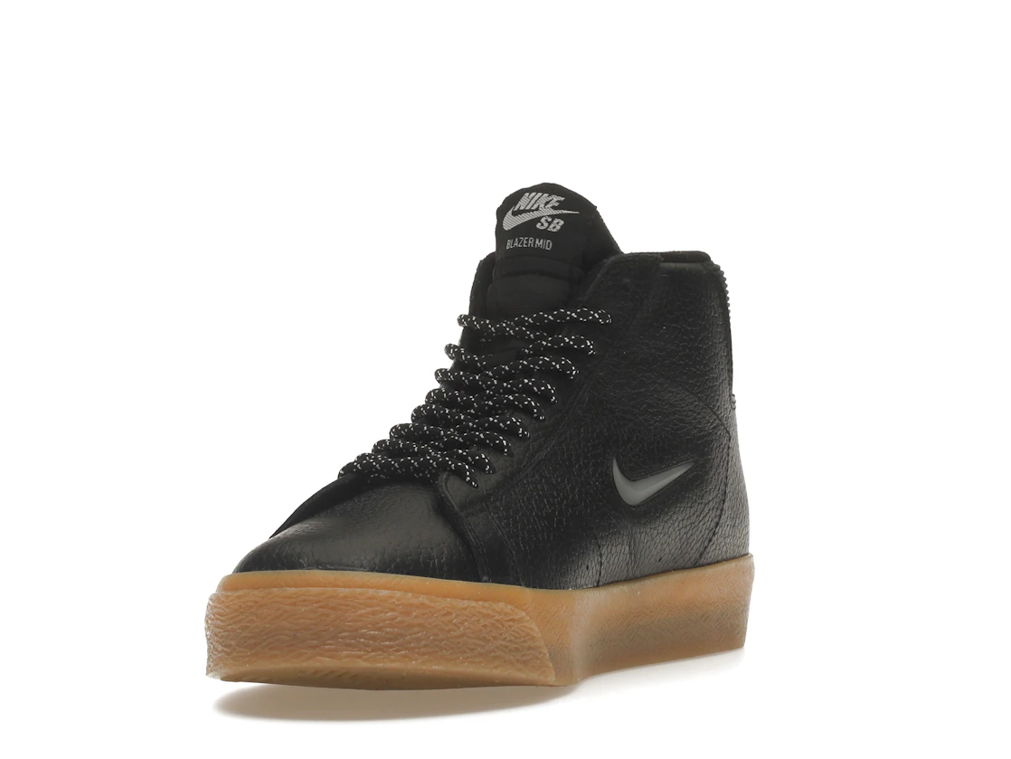 Vue 13 de Nike Zoom Blazer Mid Premium SB Black Gum Jewel