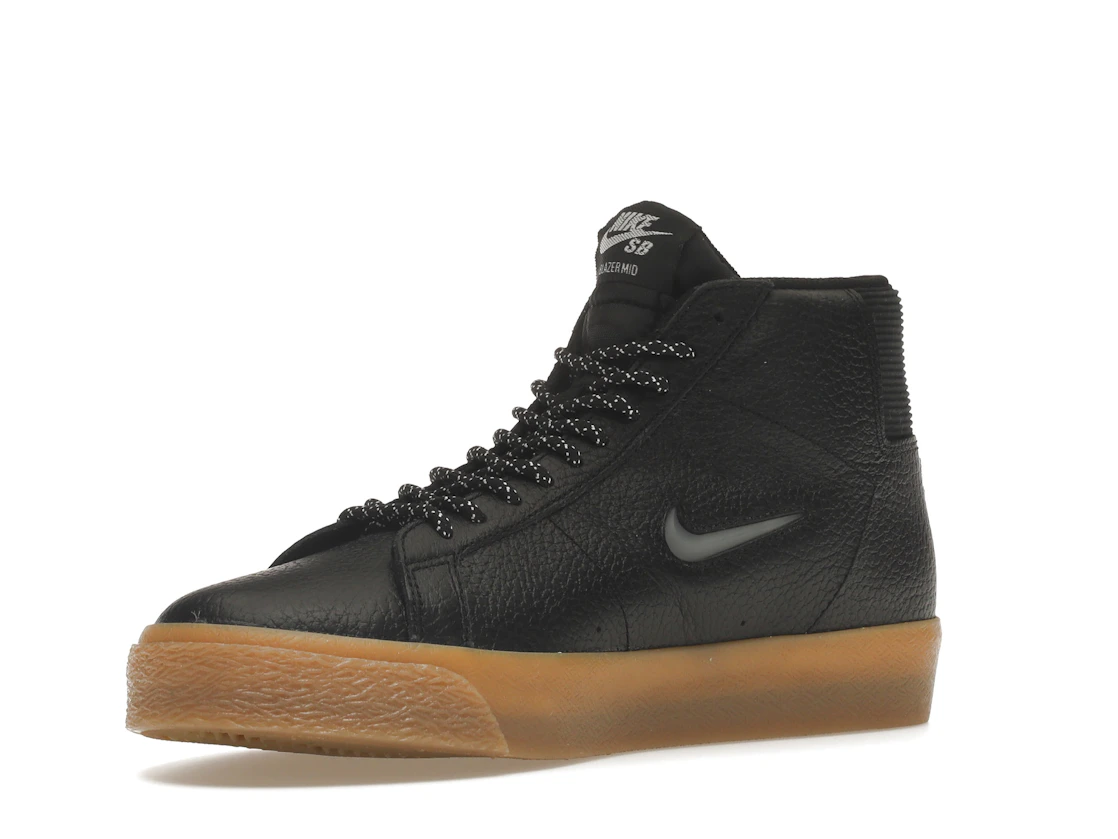 Vue 15 de Nike Zoom Blazer Mid Premium SB Black Gum Jewel