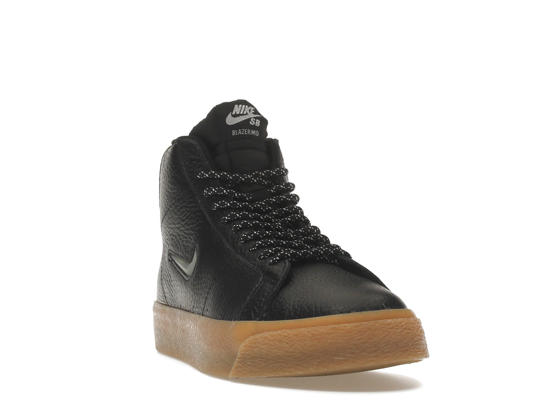 Vue 8 de Nike Zoom Blazer Mid Premium SB Black Gum Jewel