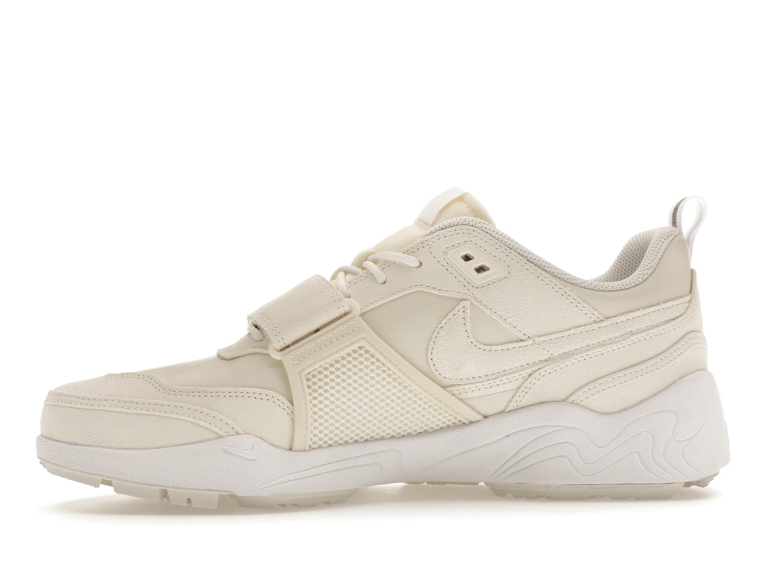 Vue 18 de Nike Zoom Field Jaxx SP Travis Scott Sail
