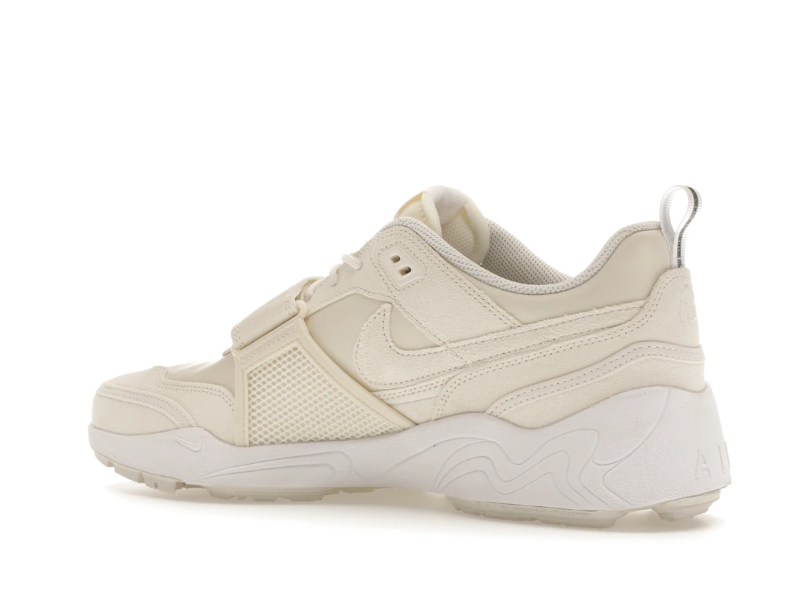 Vue 22 de Nike Zoom Field Jaxx SP Travis Scott Sail