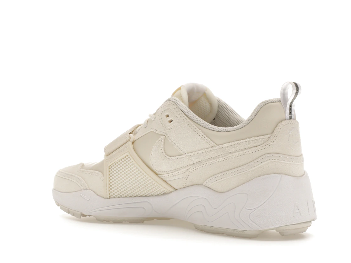 Vue 23 de Nike Zoom Field Jaxx SP Travis Scott Sail