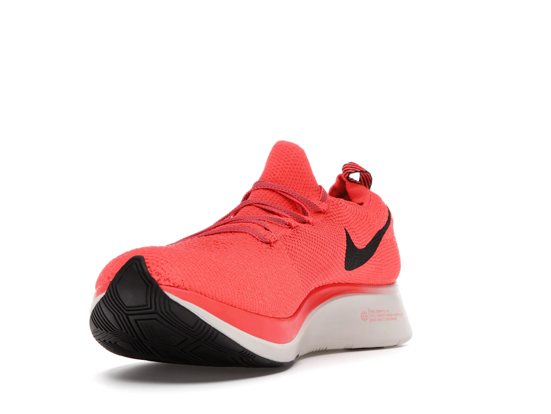 Vue 13 de Nike Zoom Fly Flyknit Bright Crimson