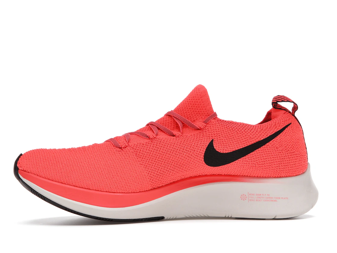 Vue 18 de Nike Zoom Fly Flyknit Bright Crimson
