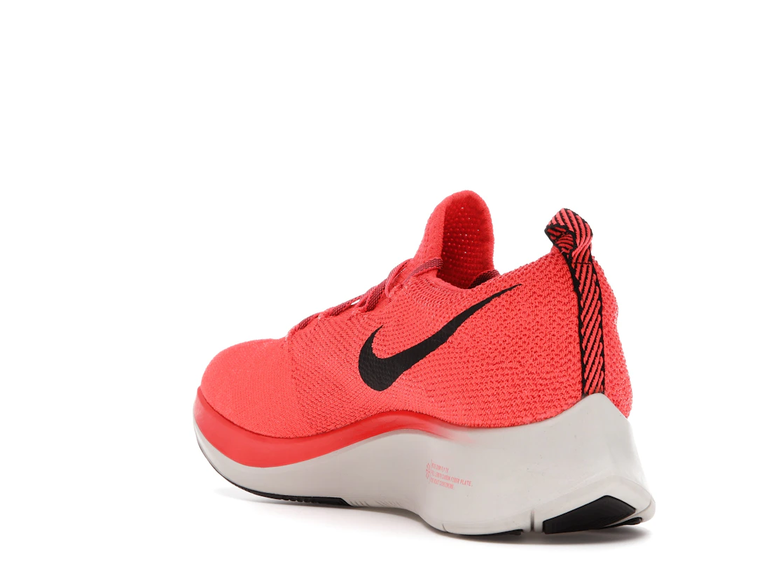 Vue 25 de Nike Zoom Fly Flyknit Bright Crimson