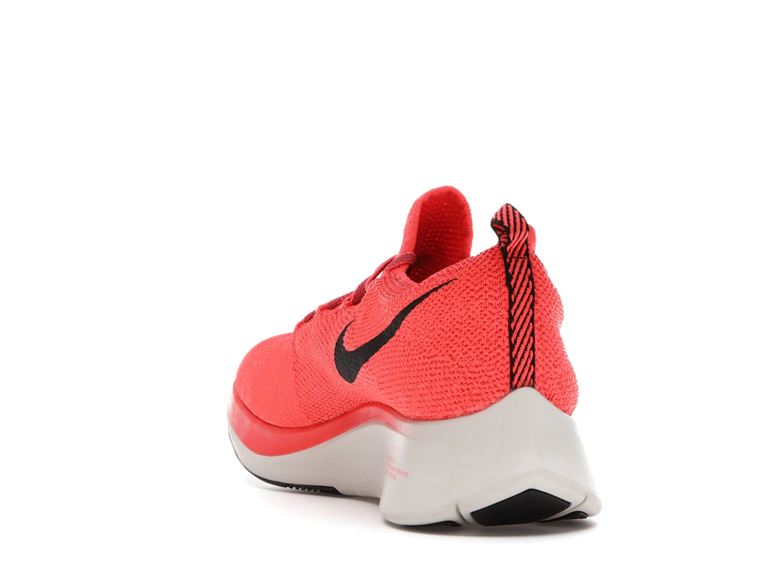 Vue 26 de Nike Zoom Fly Flyknit Bright Crimson