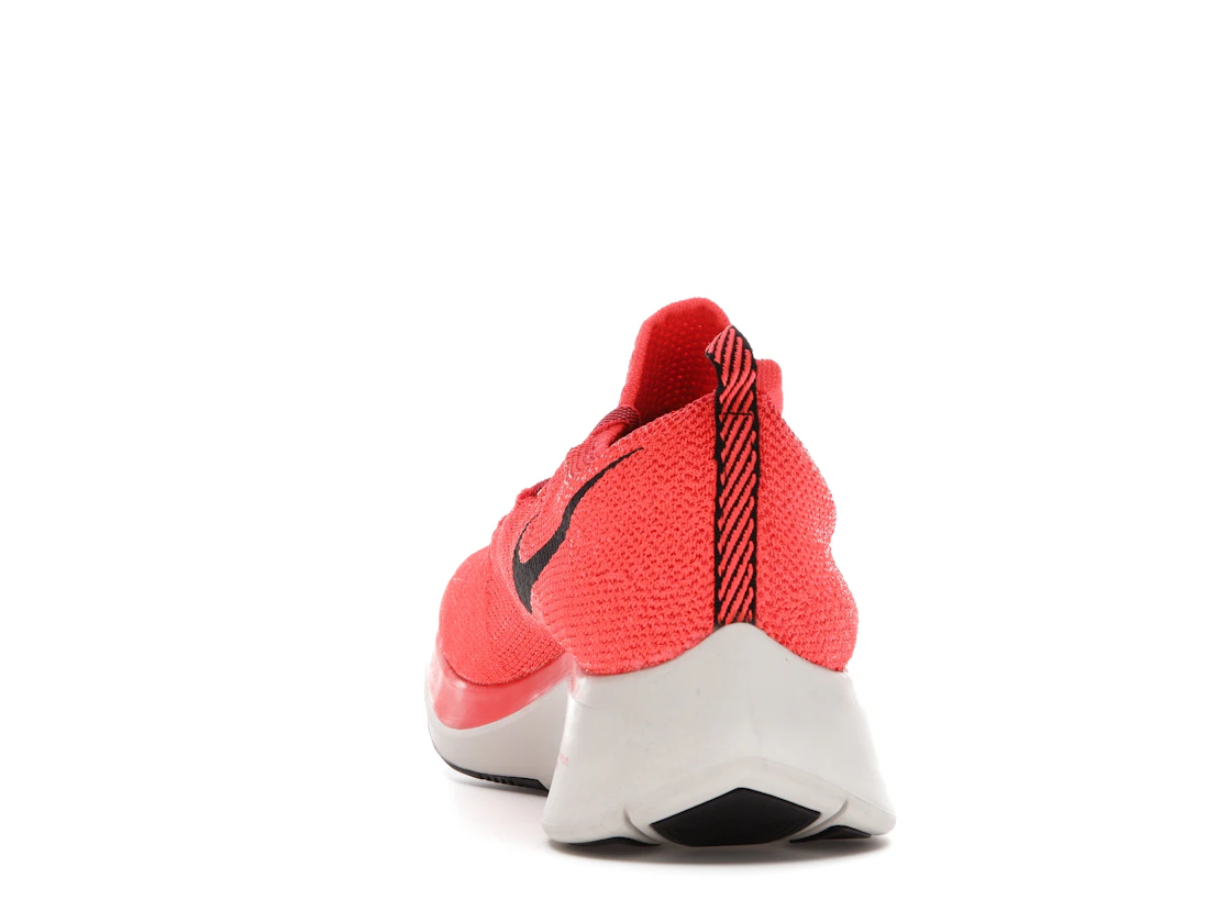 Vue 27 de Nike Zoom Fly Flyknit Bright Crimson