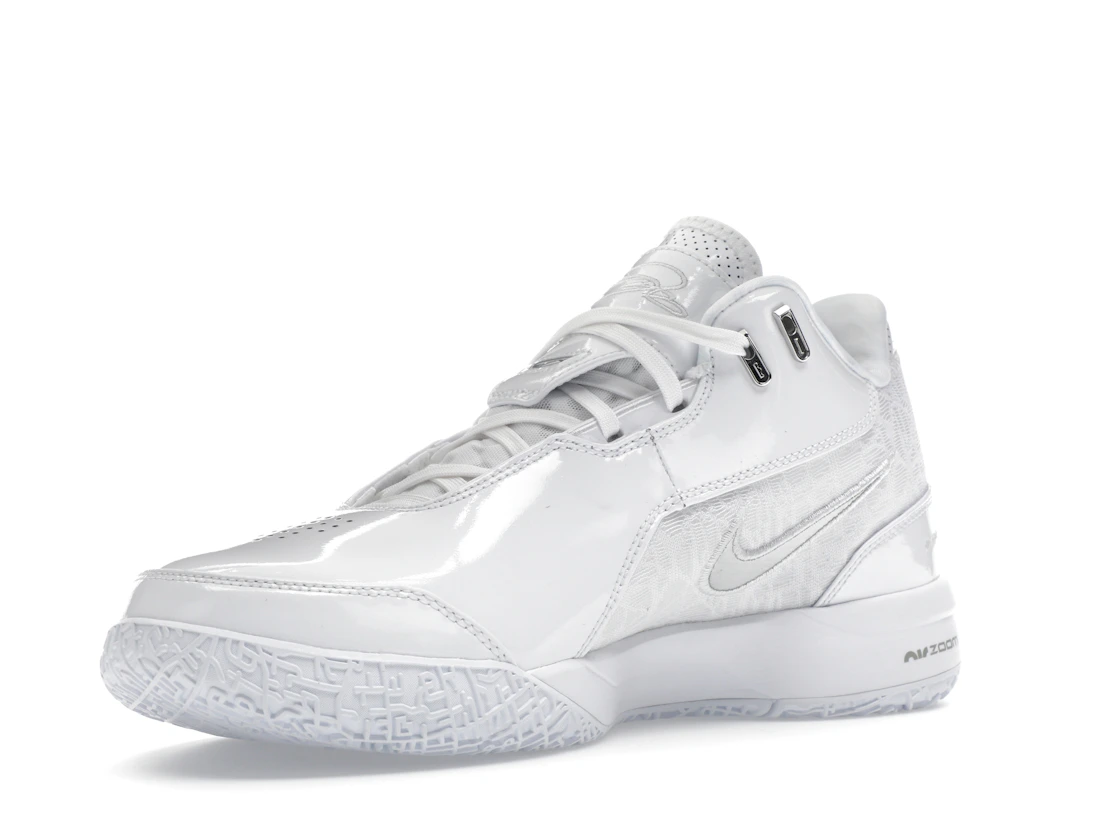 Vue 15 de Nike Zoom LeBron NXXT Gen AMPD White Silver