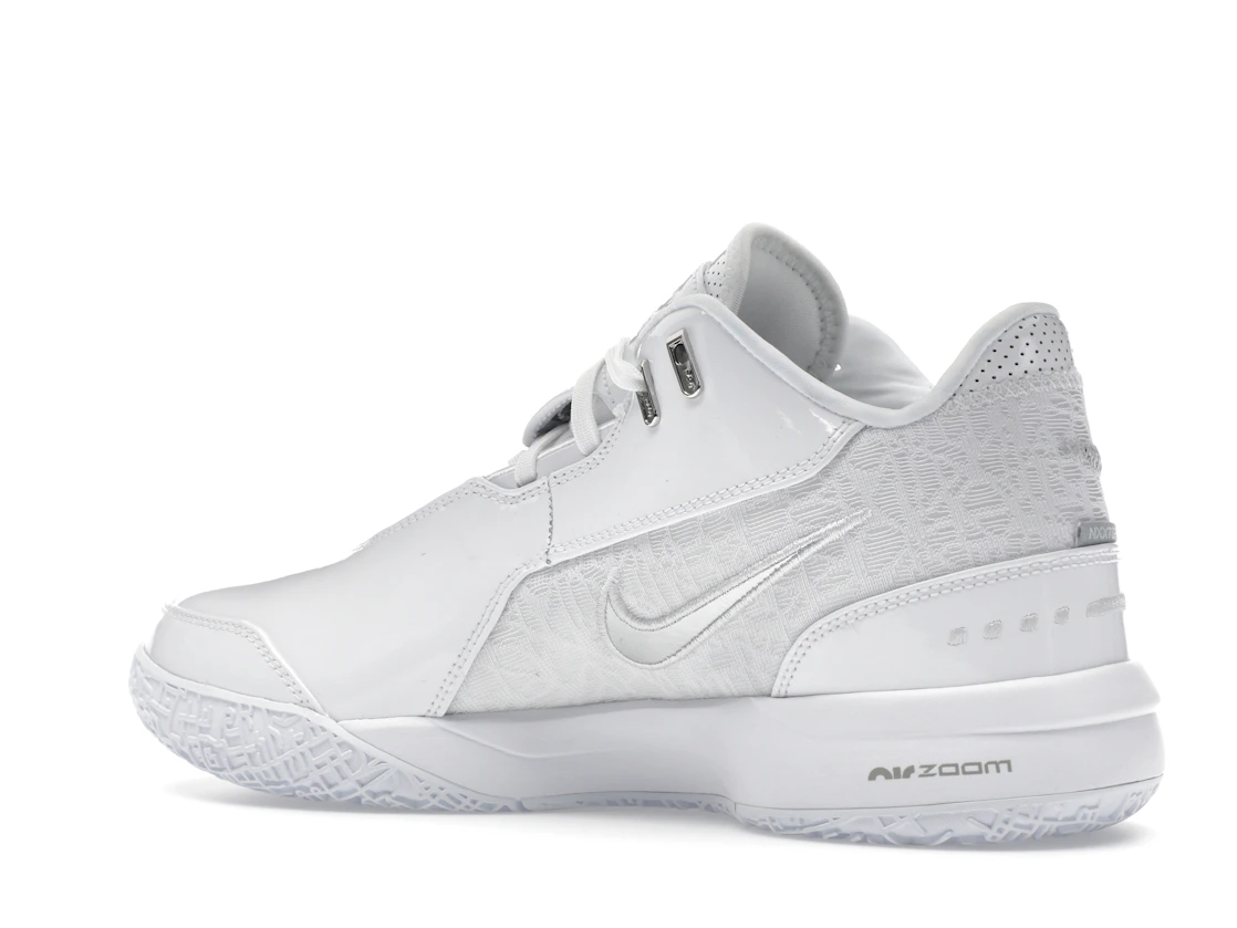 Vue 22 de Nike Zoom LeBron NXXT Gen AMPD White Silver