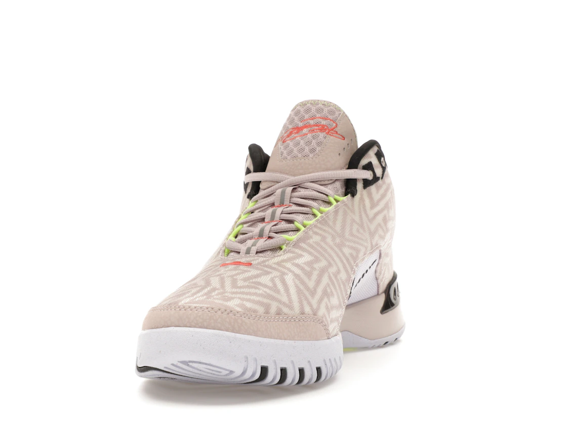 Vue 12 de Nike Zoom LeBron NXXT Genisus Platinum Violet