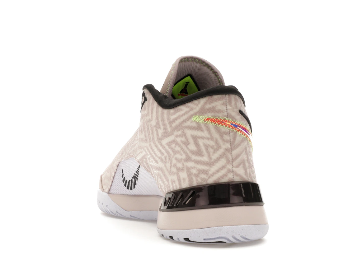 Vue 26 de Nike Zoom LeBron NXXT Genisus Platinum Violet