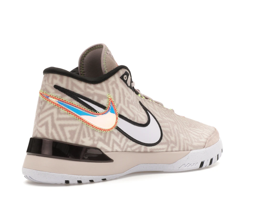 Vue 33 de Nike Zoom LeBron NXXT Genisus Platinum Violet