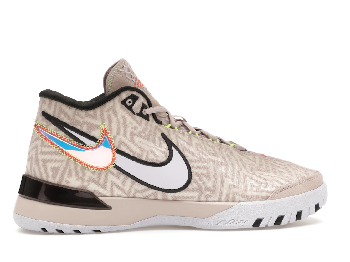 Vue 36 de Nike Zoom LeBron NXXT Genisus Platinum Violet