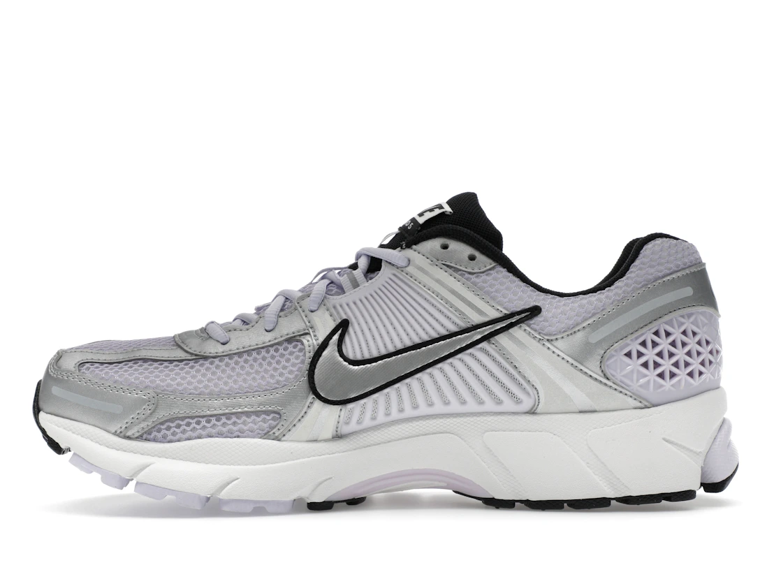 Vue 19 de Nike Zoom Vomero 5 Barely Grape Photon Dust Summit White Metallic Silver 