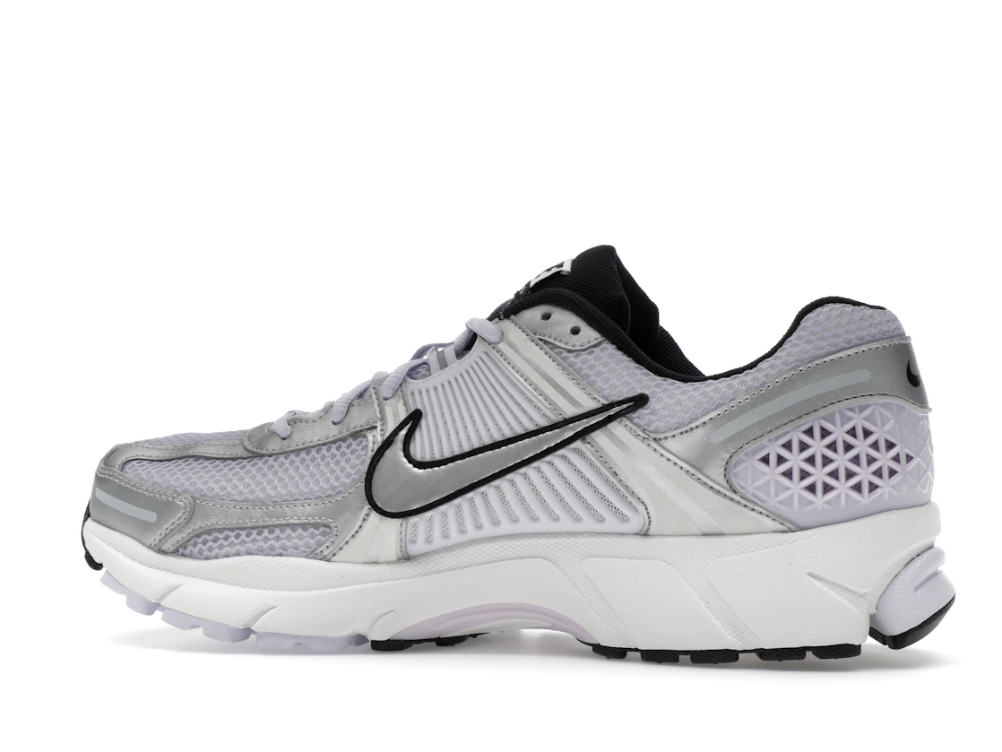 Vue 21 de Nike Zoom Vomero 5 Barely Grape Photon Dust Summit White Metallic Silver 