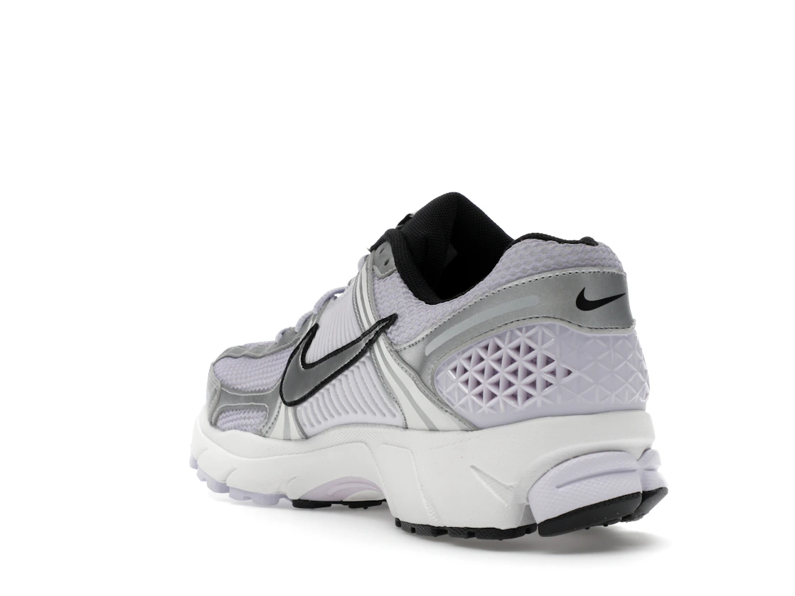 Vue 25 de Nike Zoom Vomero 5 Barely Grape Photon Dust Summit White Metallic Silver 