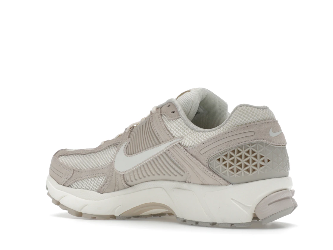 Vue 23 de Nike Zoom Vomero 5 Light Orewood Brown