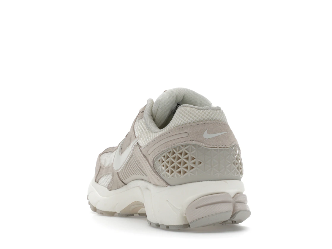 Vue 26 de Nike Zoom Vomero 5 Light Orewood Brown
