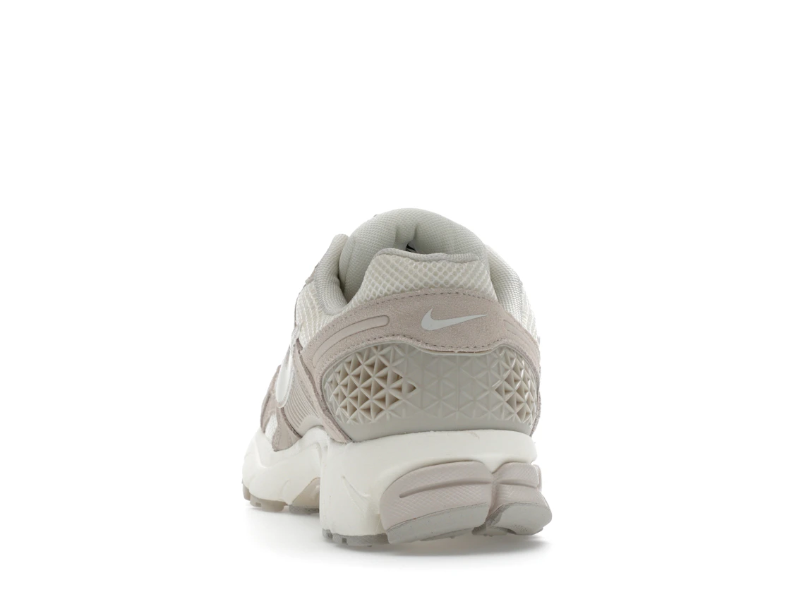 Vue 27 de Nike Zoom Vomero 5 Light Orewood Brown