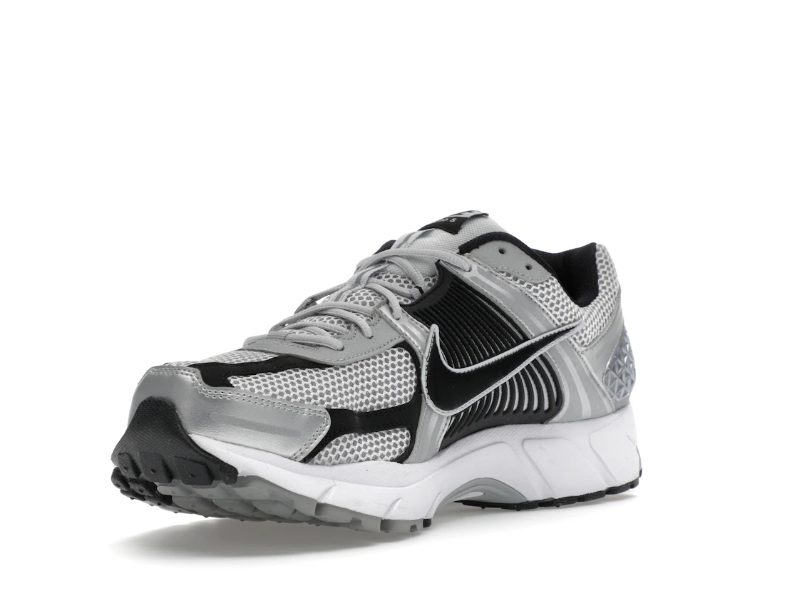 Vue 14 de Nike Zoom Vomero 5 Metallic Silver Black