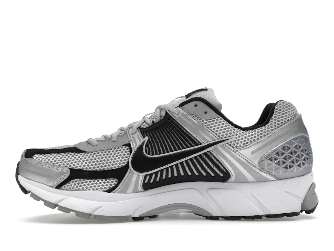Vue 19 de Nike Zoom Vomero 5 Metallic Silver Black