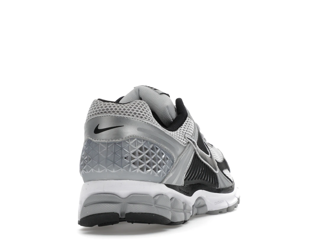 Vue 30 de Nike Zoom Vomero 5 Metallic Silver Black