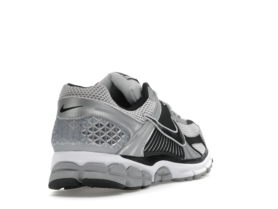 Vue 31 de Nike Zoom Vomero 5 Metallic Silver Black