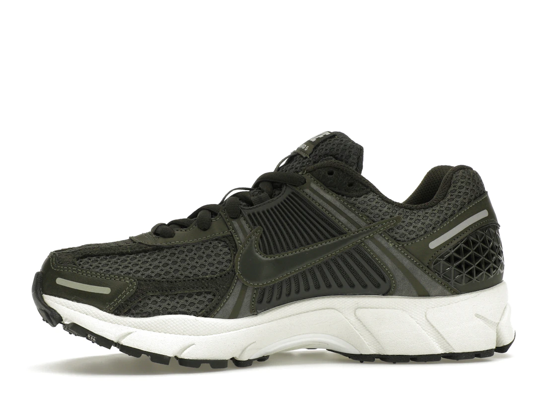 Vue 18 de Nike Zoom Vomero 5 Sequoia 