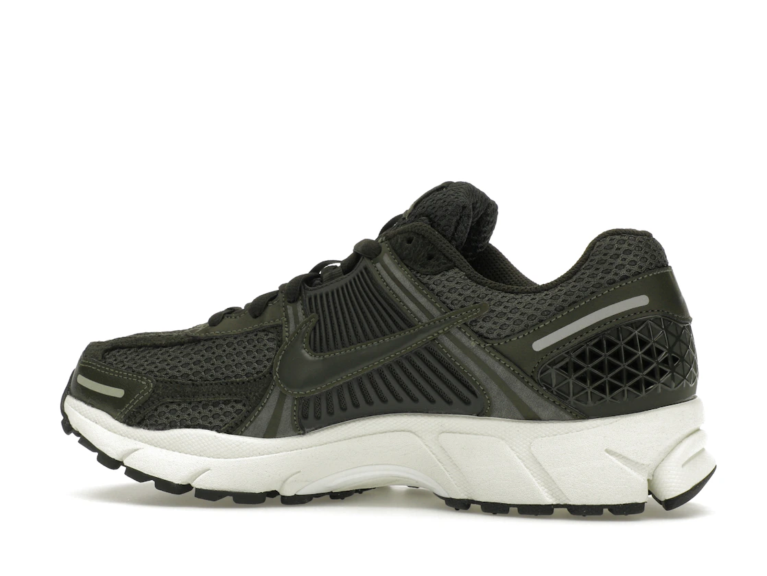 Vue 21 de Nike Zoom Vomero 5 Sequoia 