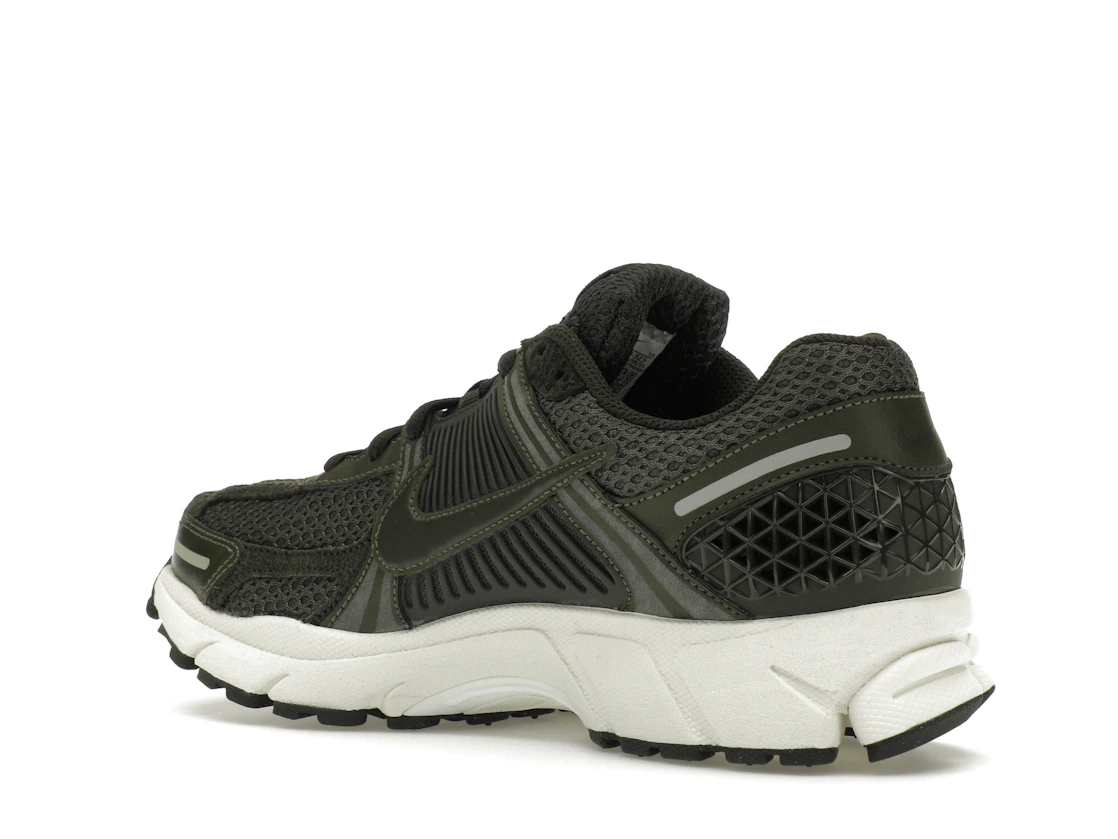 Vue 23 de Nike Zoom Vomero 5 Sequoia 