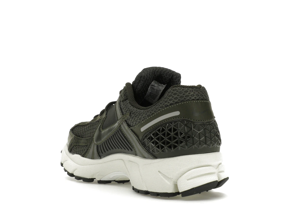 Vue 25 de Nike Zoom Vomero 5 Sequoia 
