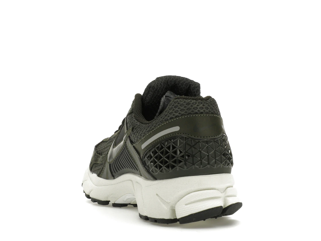 Vue 26 de Nike Zoom Vomero 5 Sequoia 